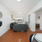 Apartman 1 Bedroom Flat *
