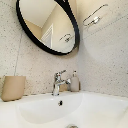 1 Bedroom Flat 아파트 *